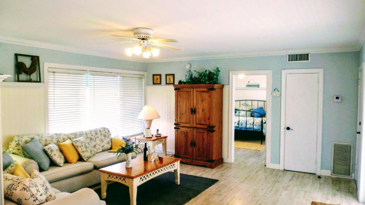 French Country One-Bedroom