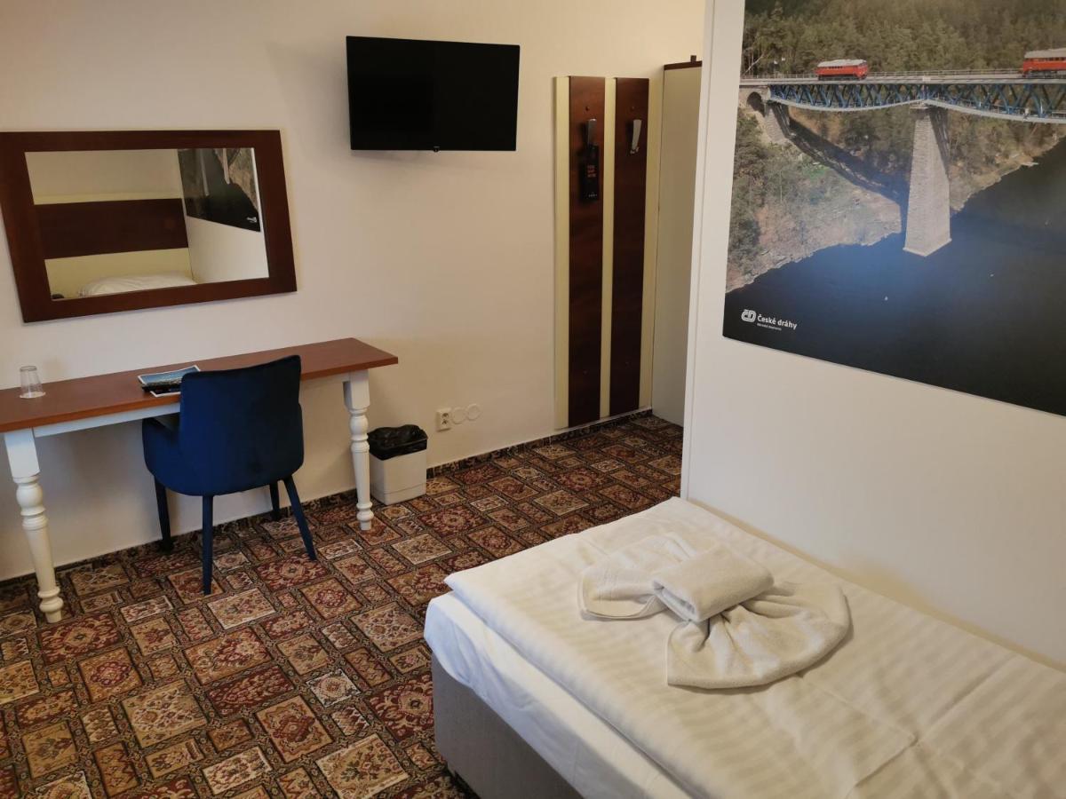 Single Room,1433866264:JPEG