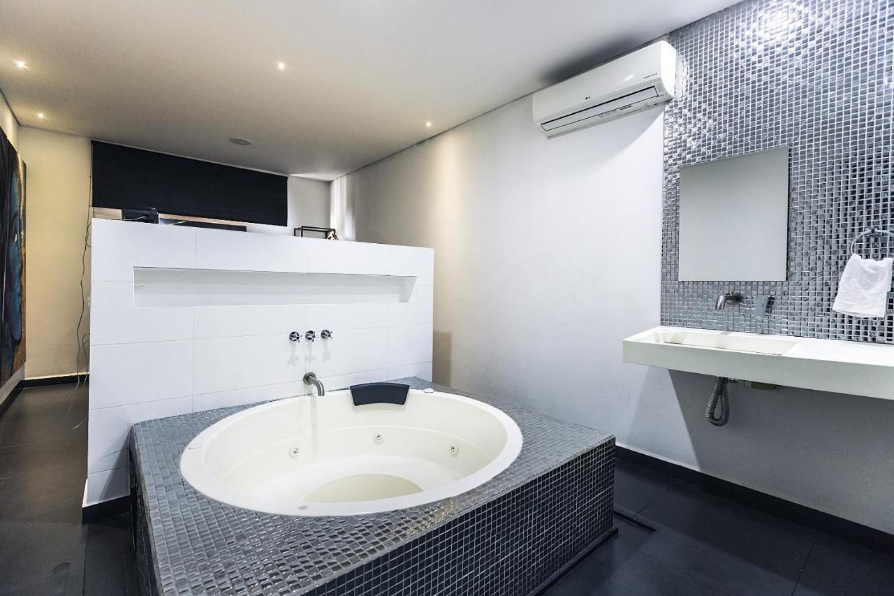 Deluxe Double Room Bath