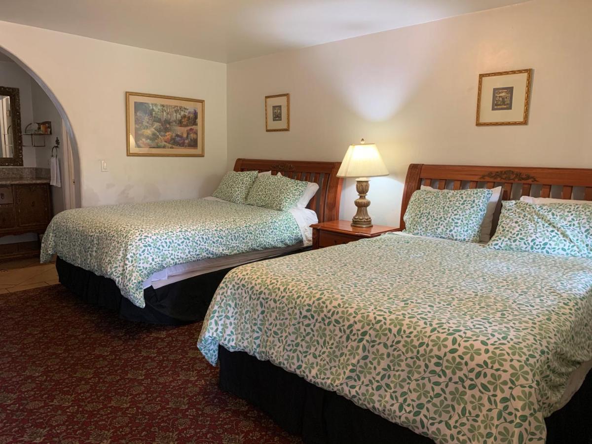 Double Queen Room