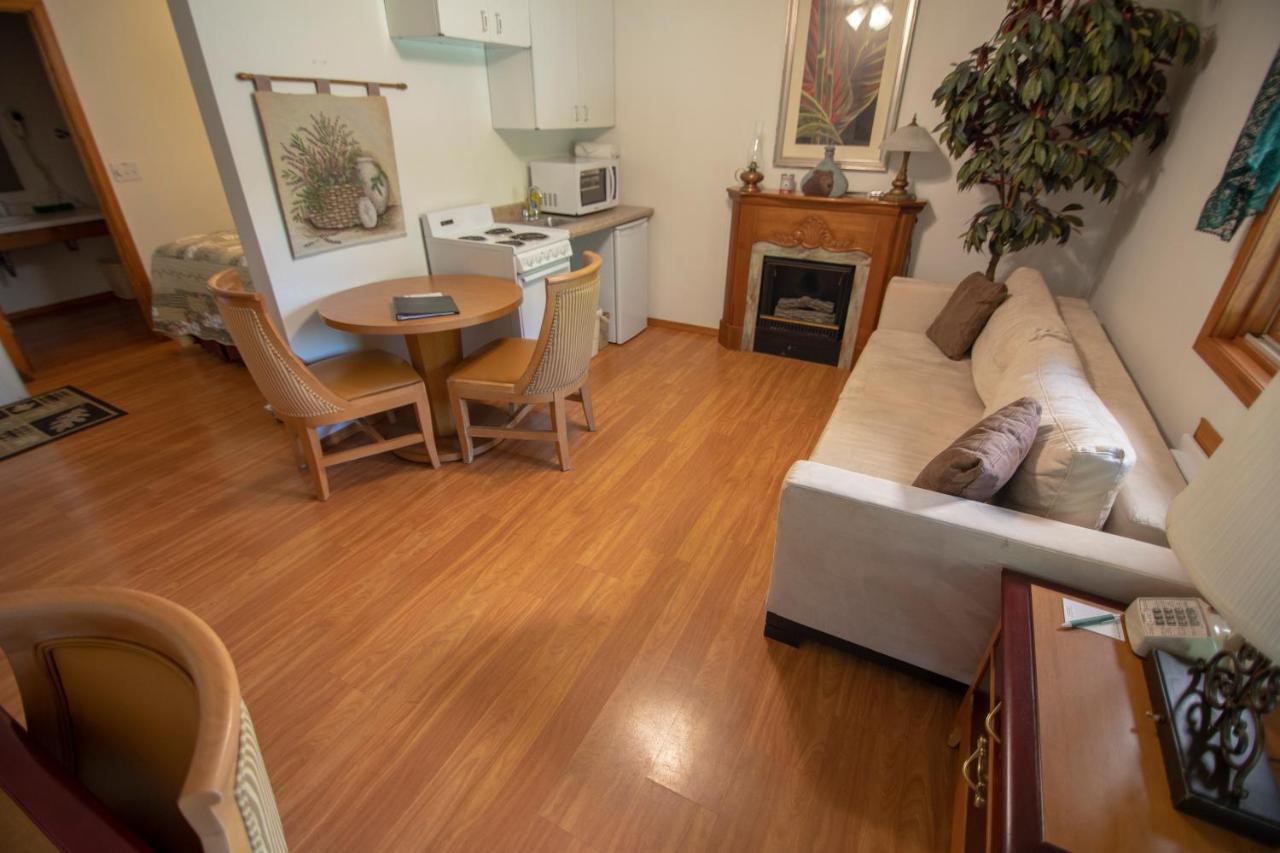 Queen Suite