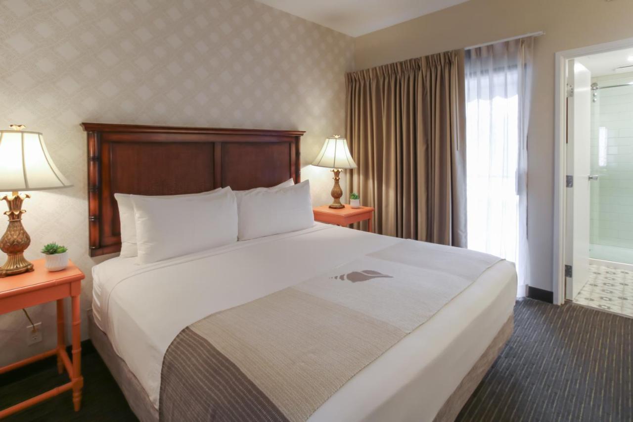 Top Floor King Suite Sleeper Sofa,1096016262:JPEG