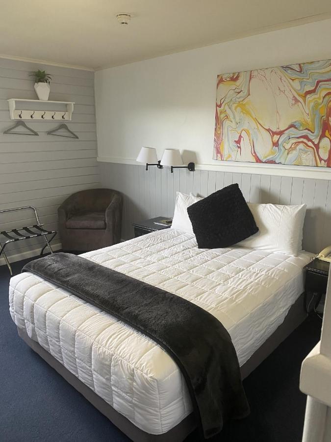 Standard Studio,1096138563:JPEG