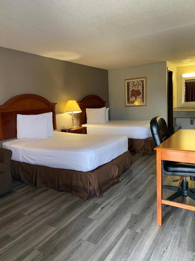 Double Room Two Double Beds Mobility Access or Non-Smoking,1098170541:JPEG