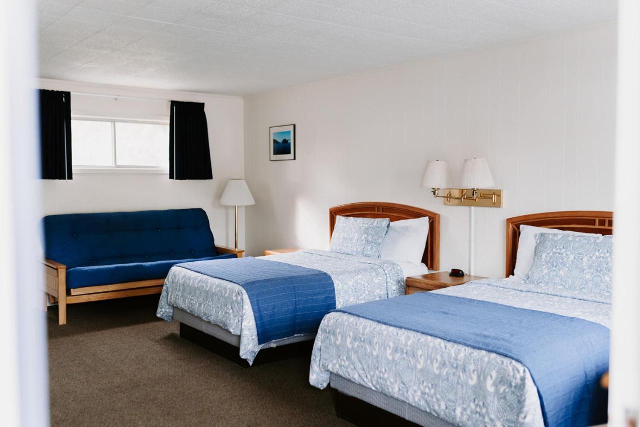 Family Room (5 Adults)