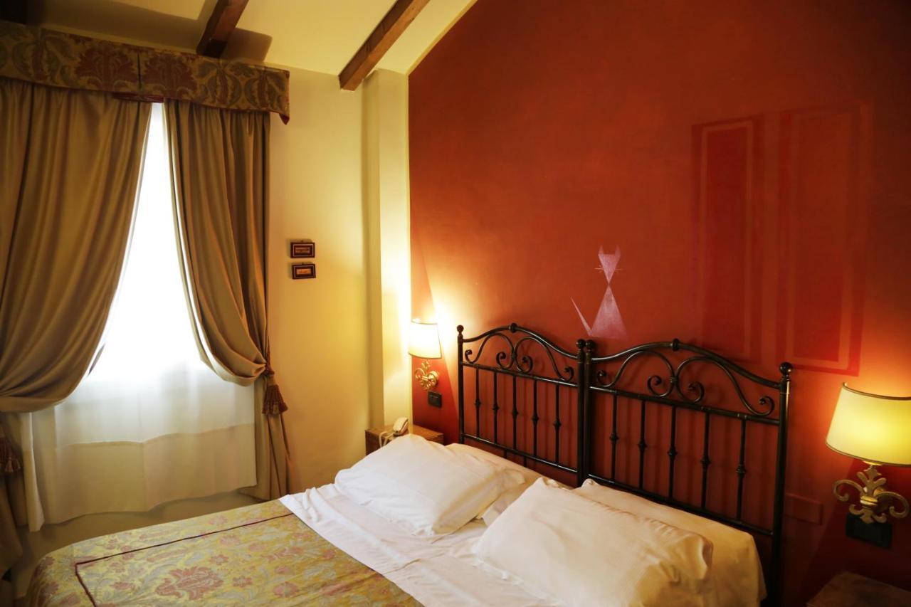 Standard Twin Room,746528828:JPEG
