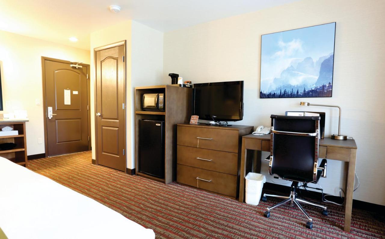 Standard King Room - Non-Smoking