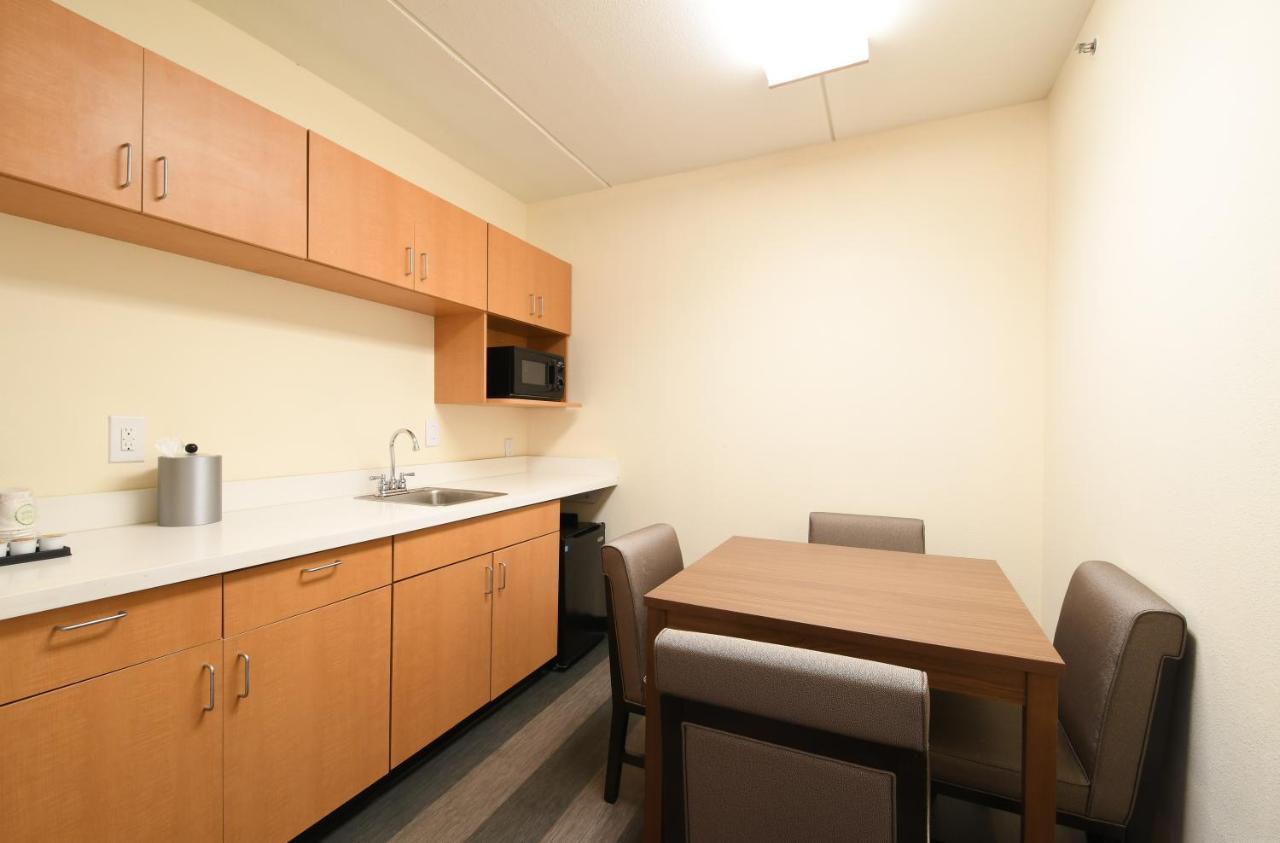 Executive Queen Room with Two Queen Beds - Non-Smoking,1157206059:JPEG