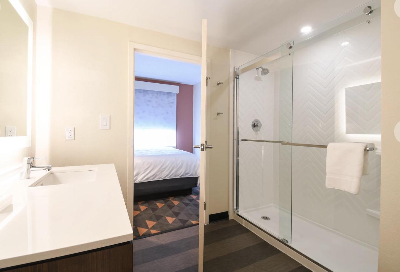 Standard Suite,1157209071:JPEG