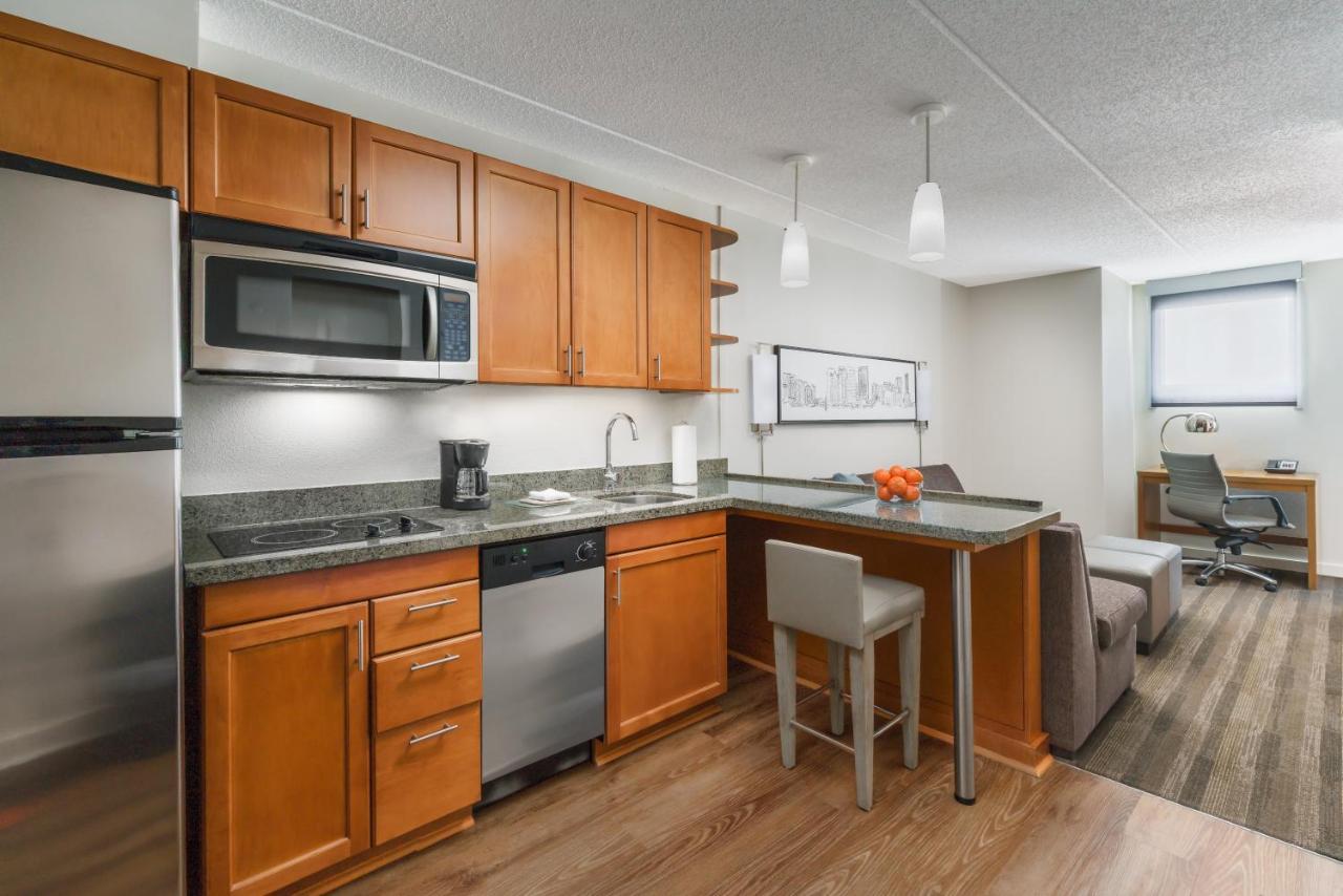 Executive Studio Suite with Two Double Beds,1211600056:JPEG