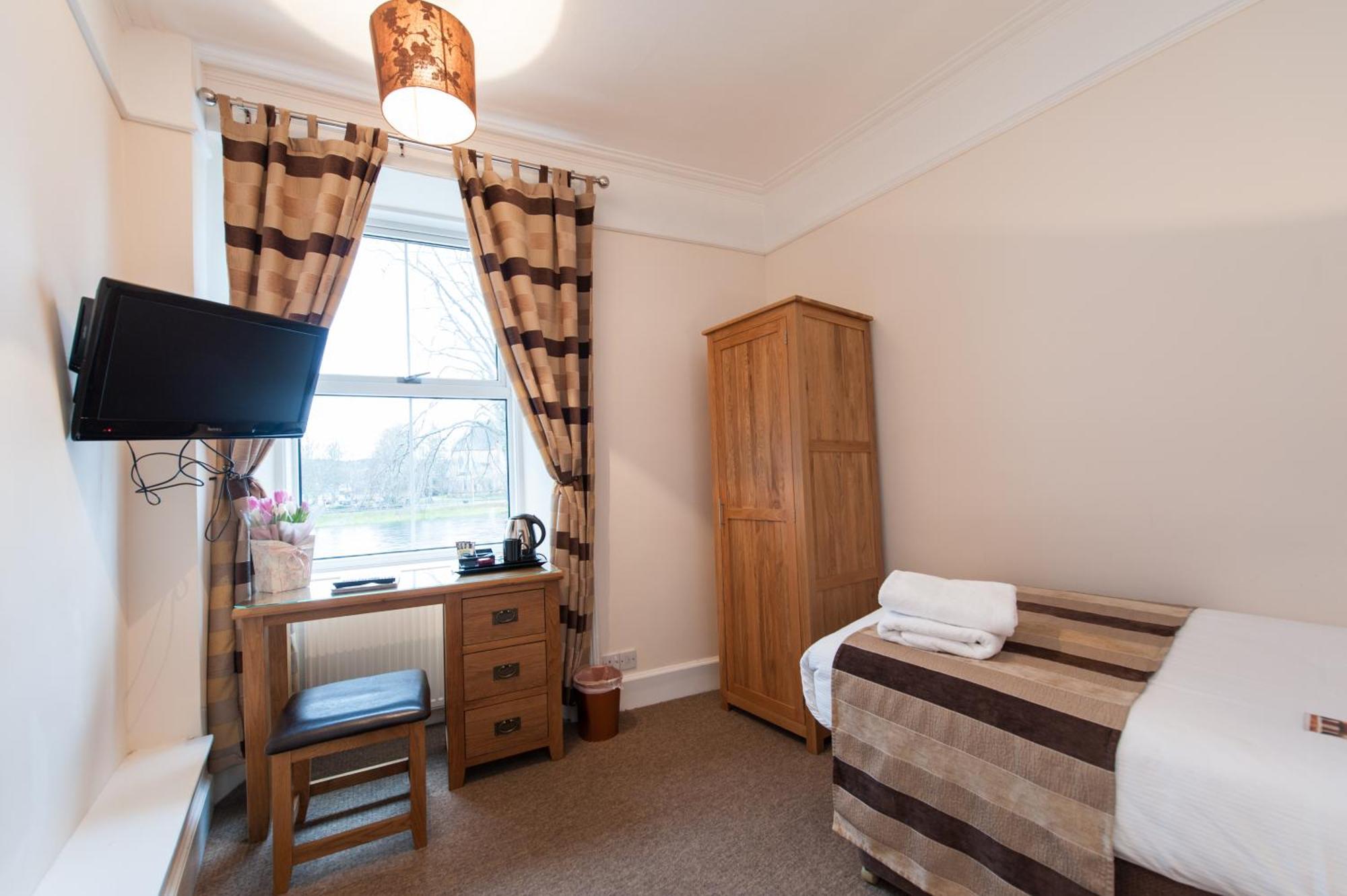 Cosy Single Room