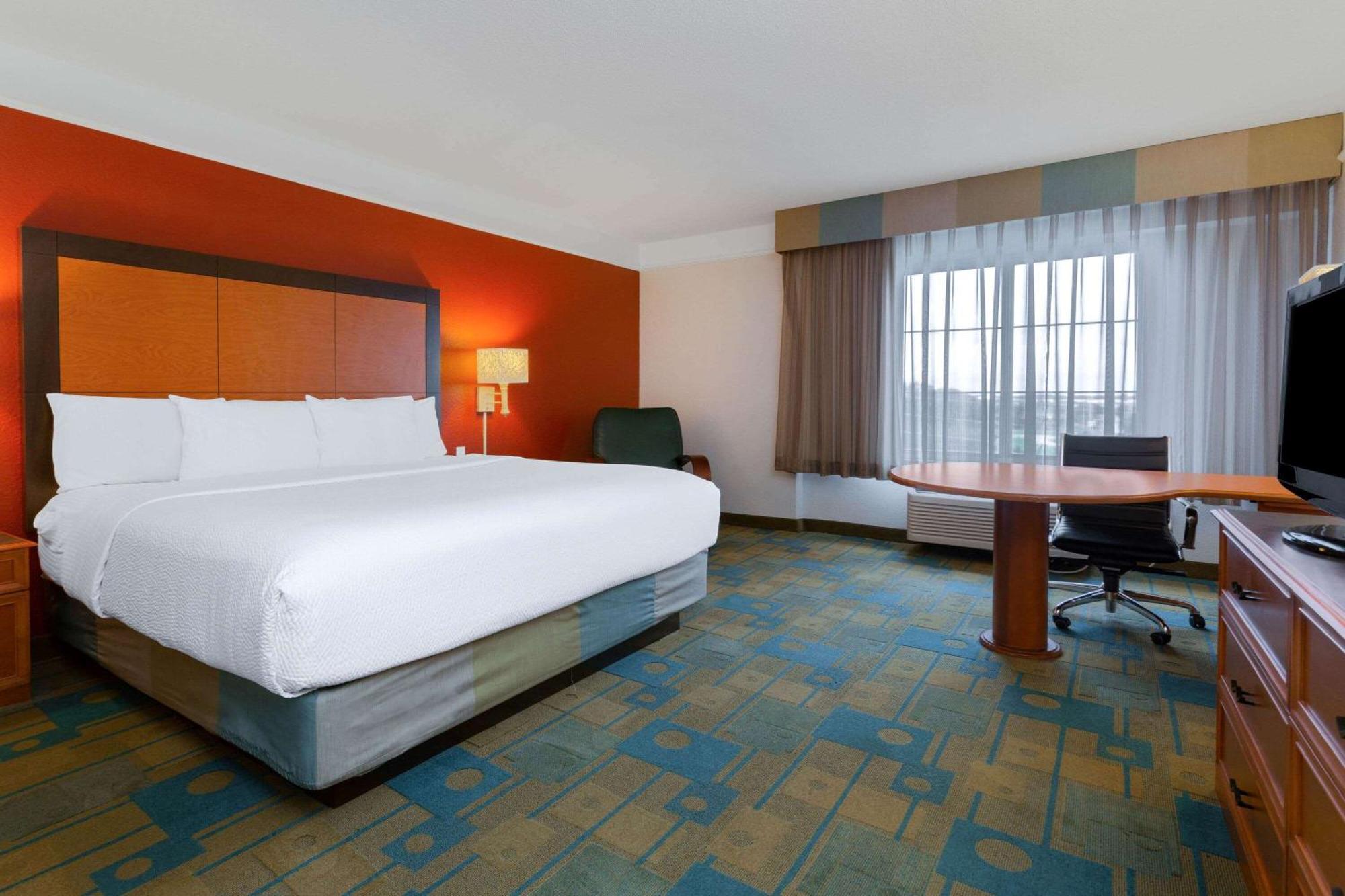 Deluxe King Room,1276425277:JPEG