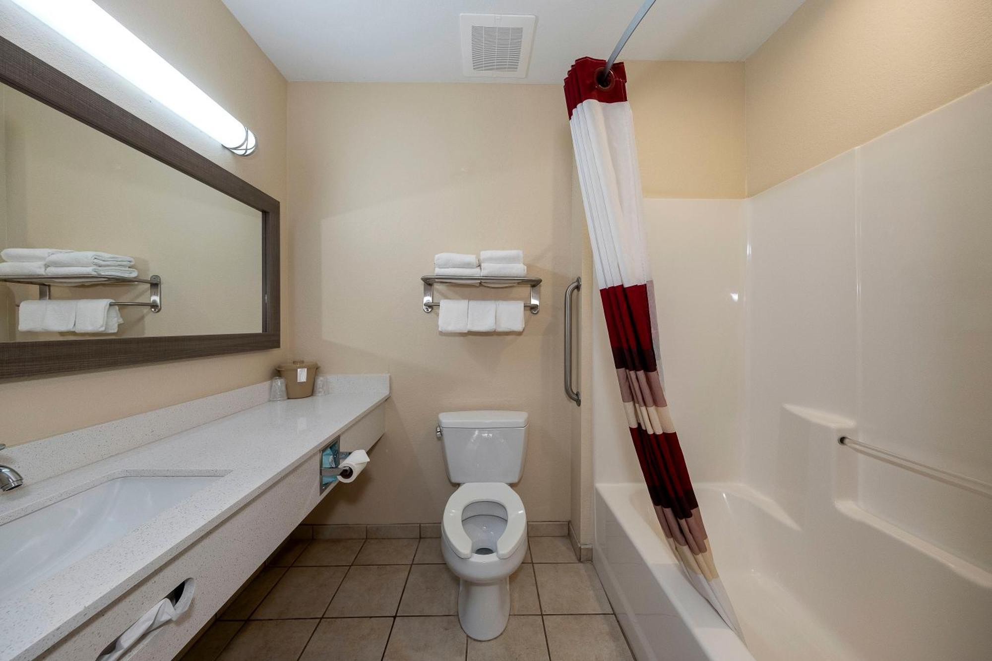 Deluxe Queen Room with Two Queen Beds and Kitchenette - Non-Smoking