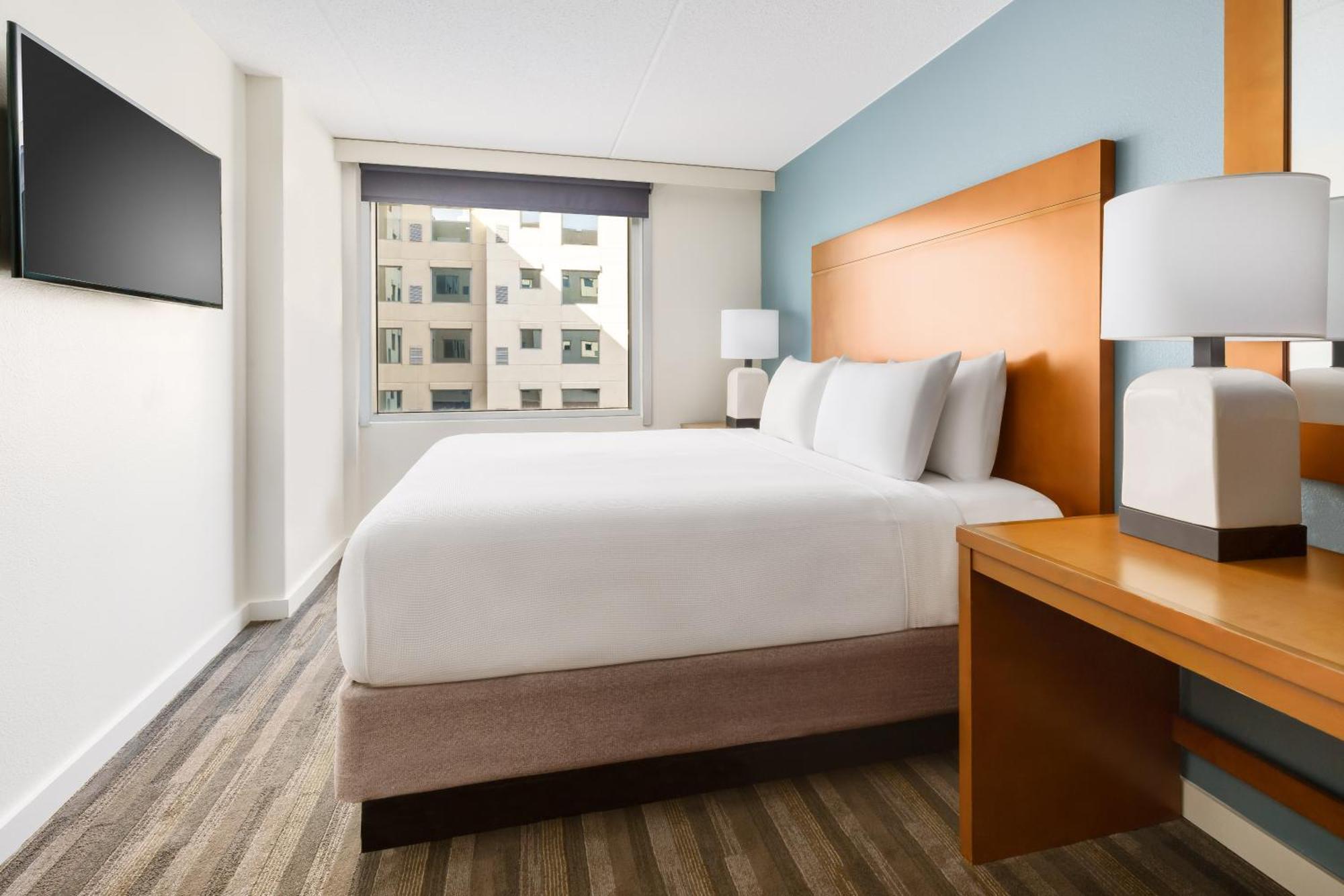 Two-Bedroom Suite,1211600149:JPEG