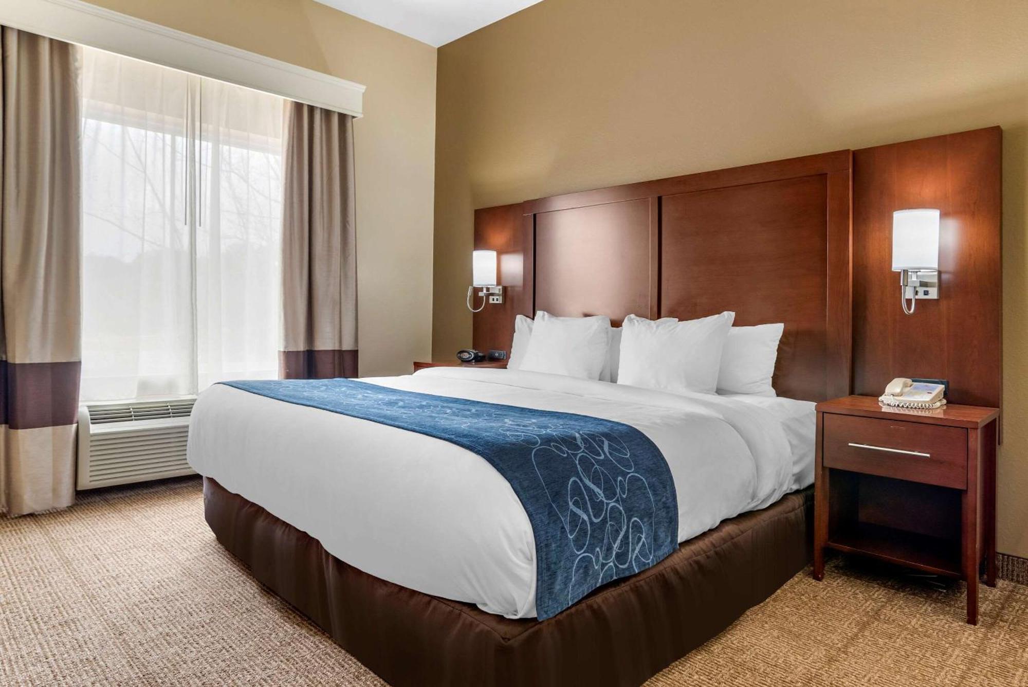 King Suite - Accessible/Non-Smoking,1211600092:JPEG