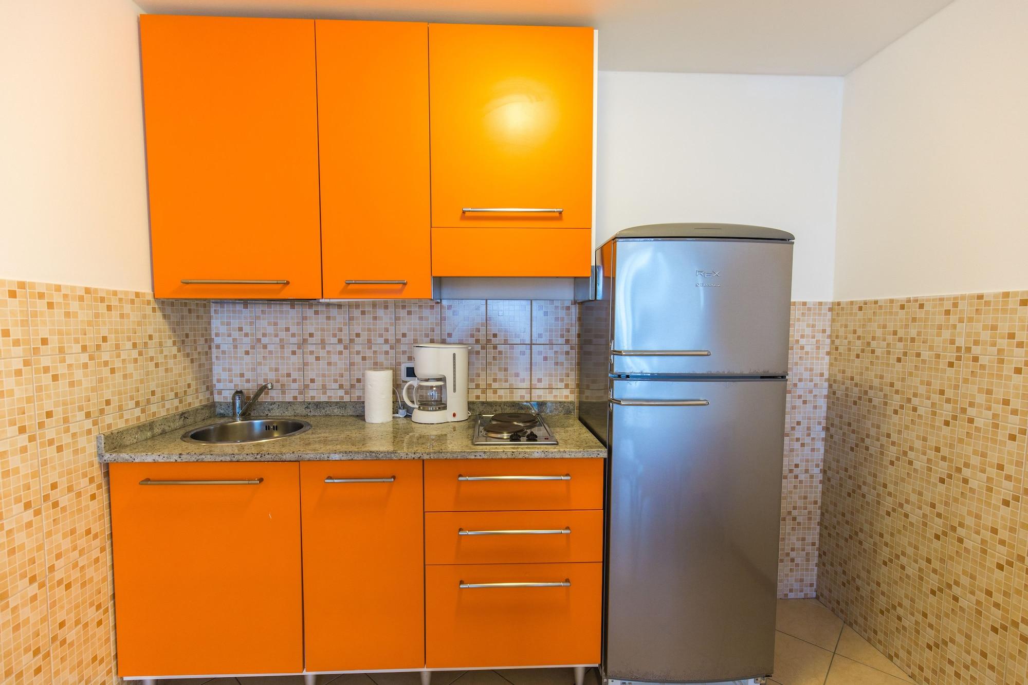 One-Bedroom Apartment with Balcony (5 Adults)