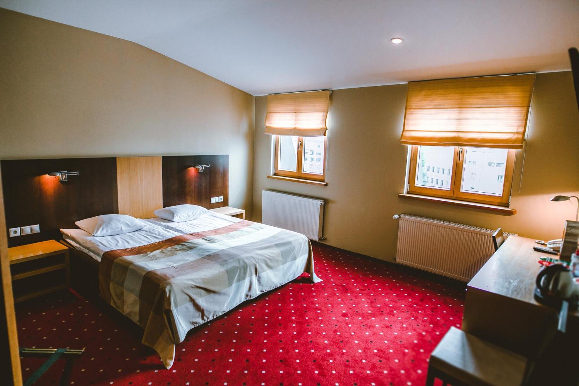 Superior Double or Twin Room with Air-conditioning,416508180:JPEG