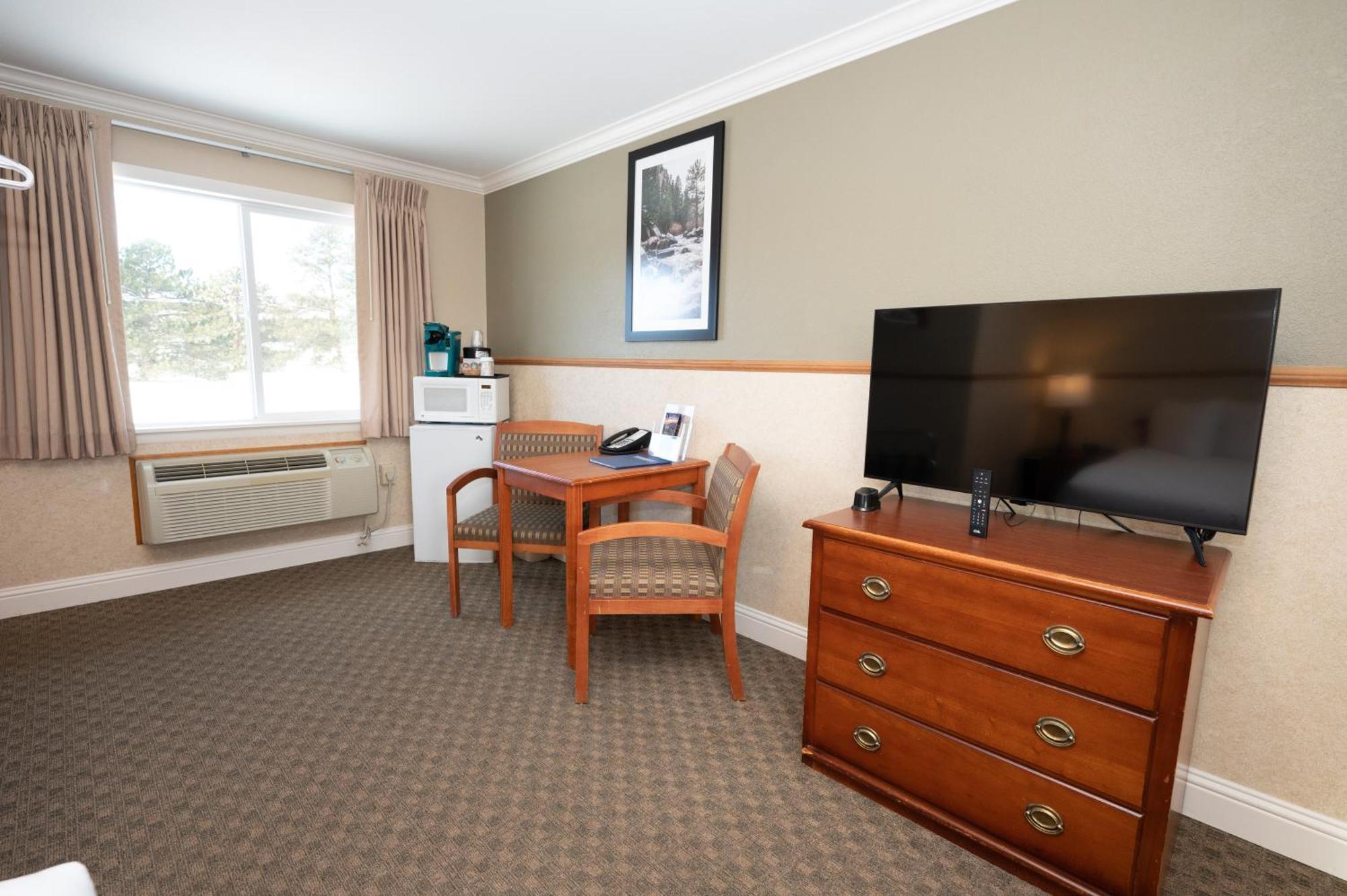 Queen Room with One Queen Bed