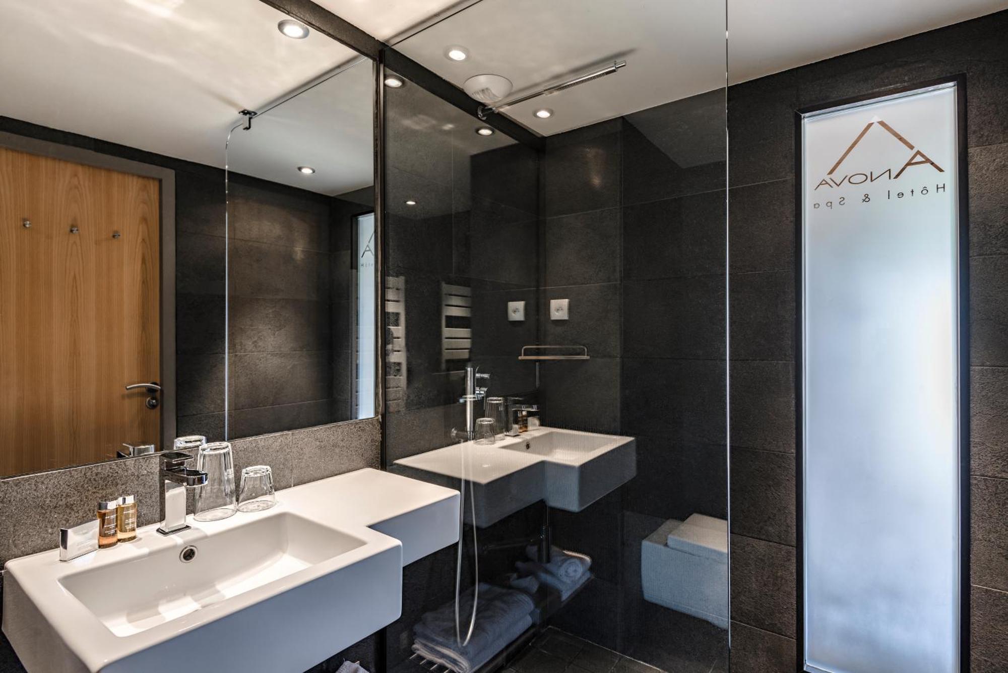 King Room - Mobility/Hearing Accessible - Non-Smoking