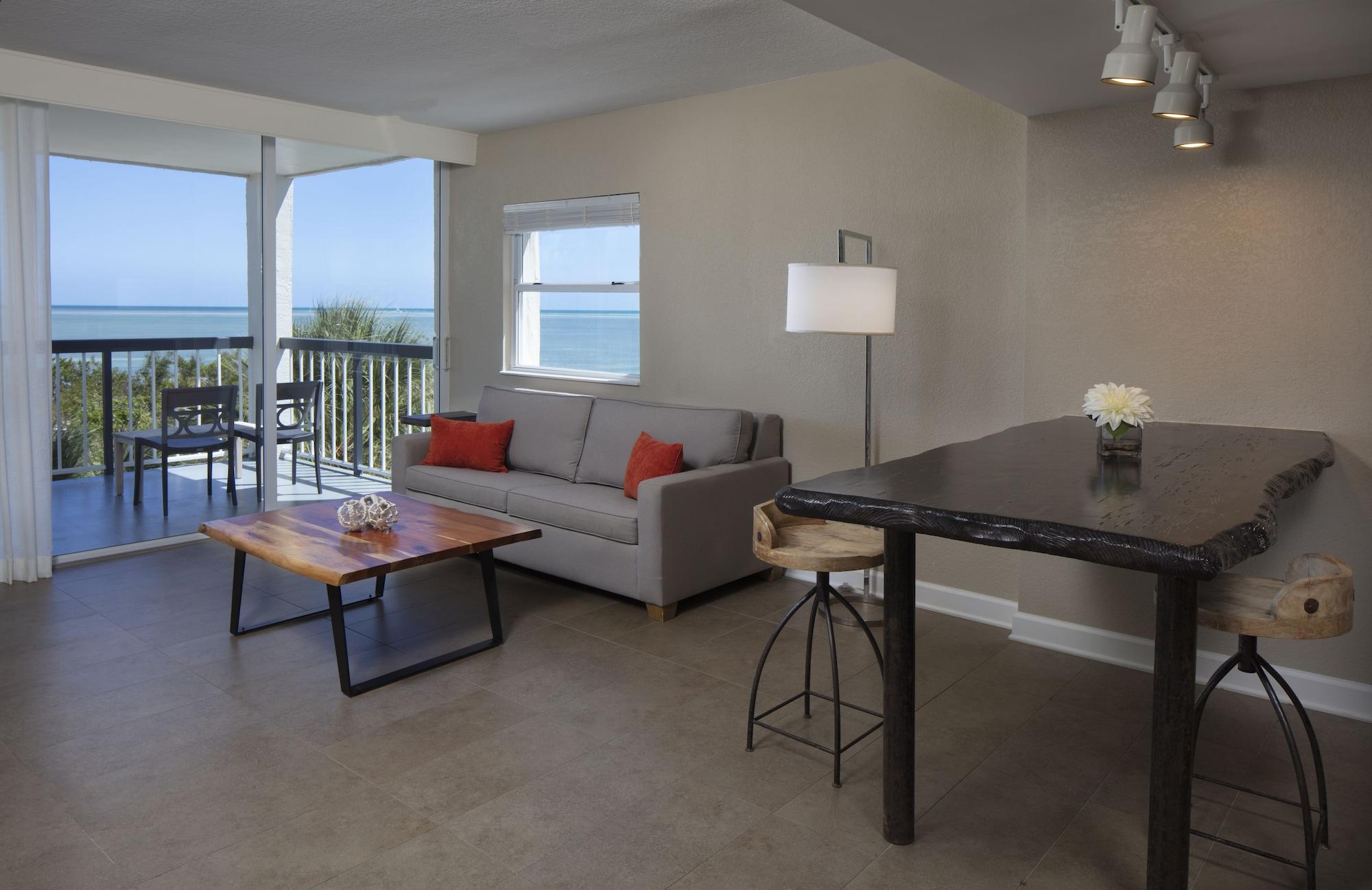 Oceanfront One-Bedroom King Suite 