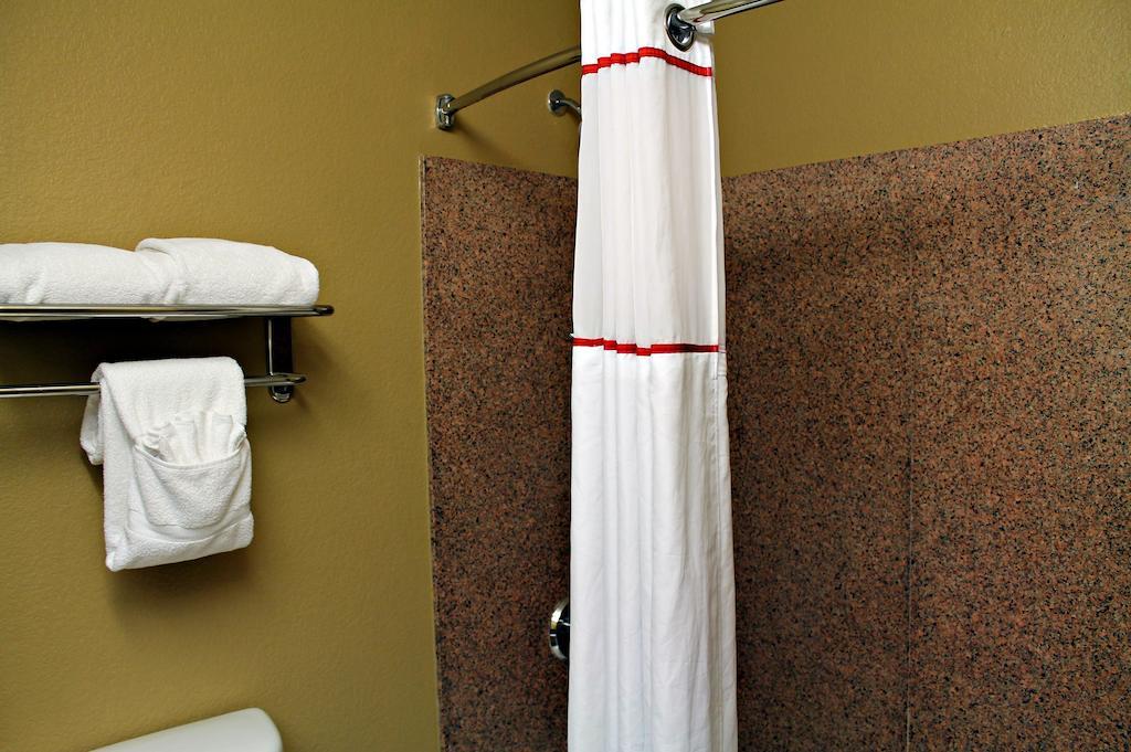 2 Double Beds, Mobility/Hearing Accessible Room, Tub w/ Grab Bars, Non-Smoking