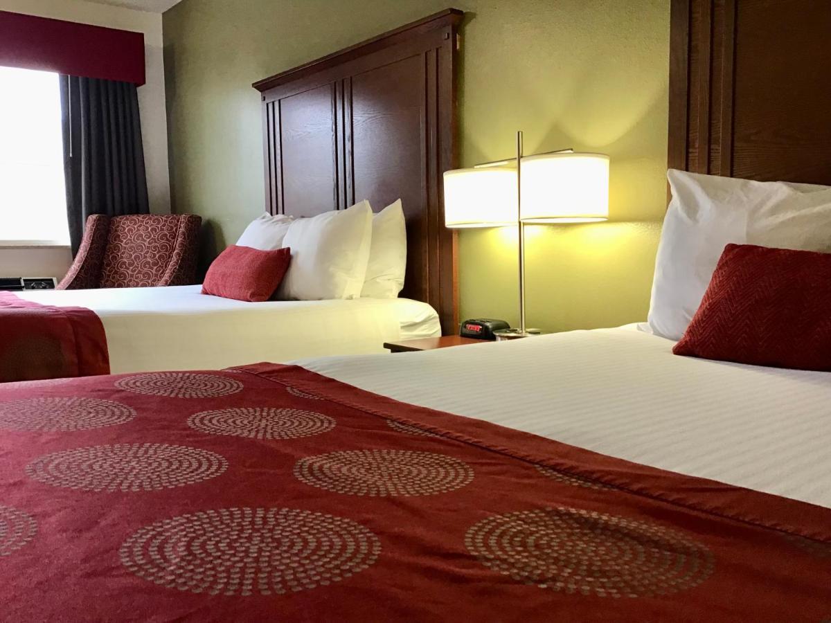 Queen Room with Two Queen Beds Non-Smoking,1233853505:JPEG