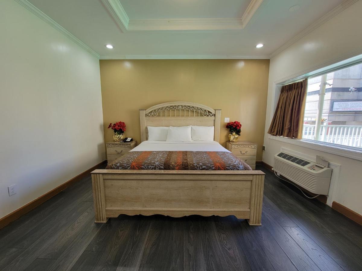 Deluxe King Suite,1238412076:JPEG