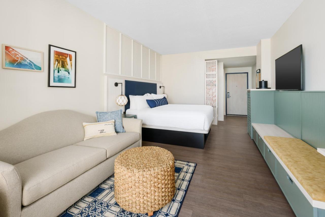 King Room - Mobility Access Tub with Sunset View