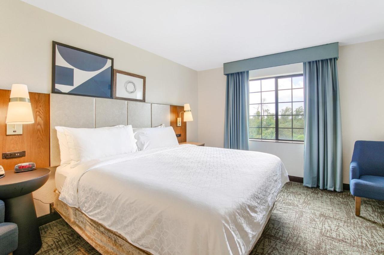 One-Bedroom Queen Room with Mobility Accessible Tub - Non-Smoking,1281014227:JPEG