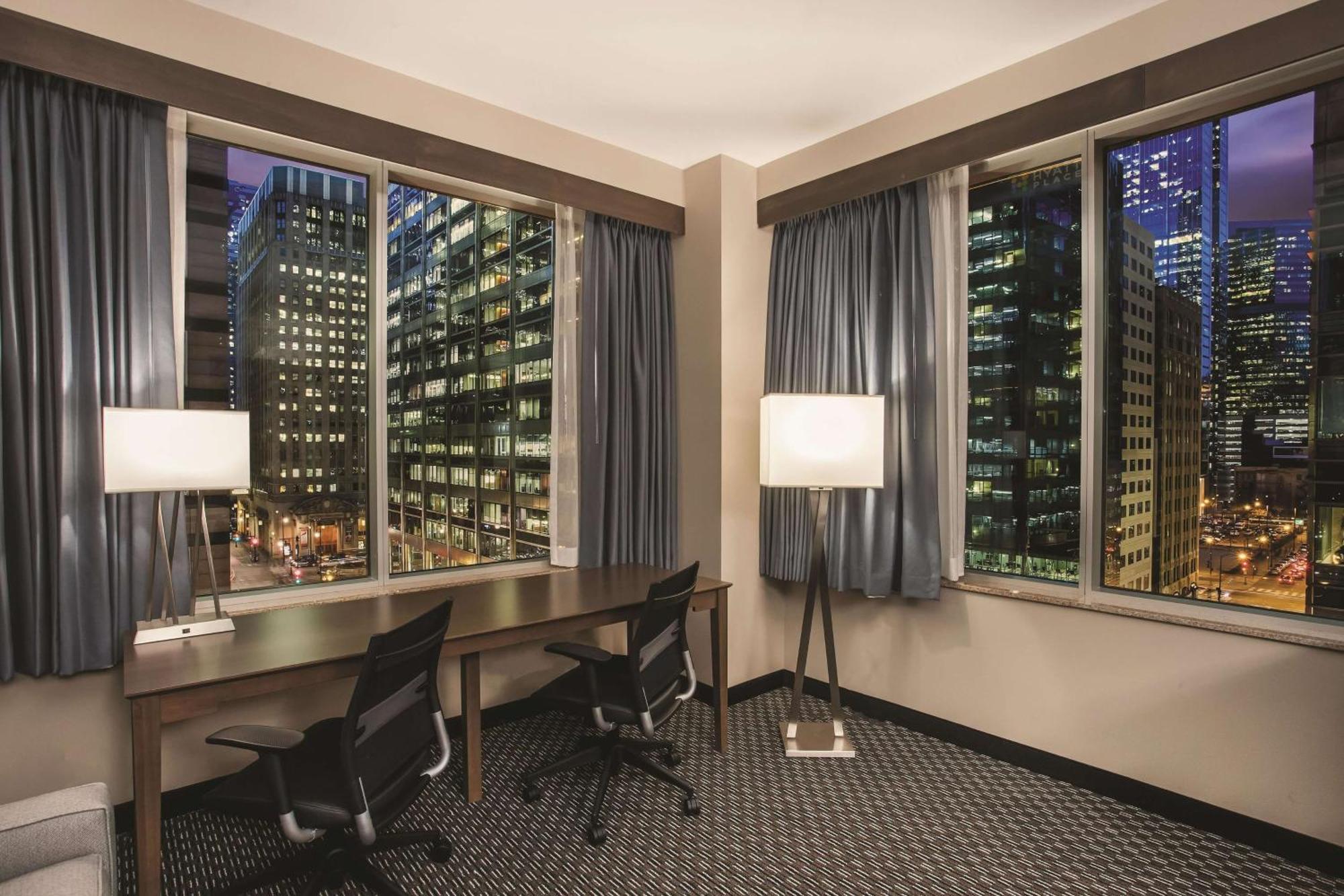 Corner King Suite with Sofa Bed and Panoramic City View - Non-Smoking,1275446446:JPEG