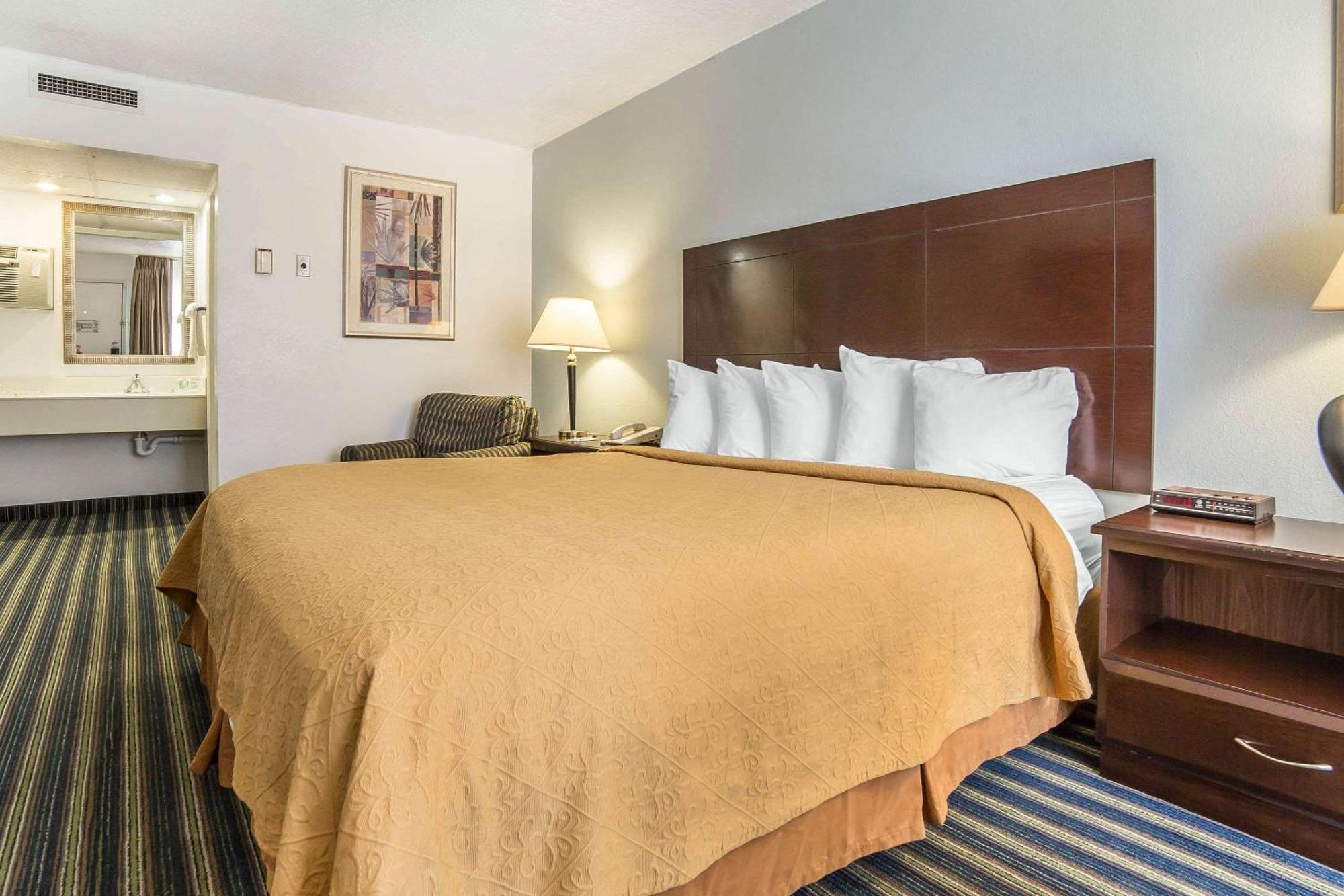 King Room - Non-Smoking,1275666691:JPEG