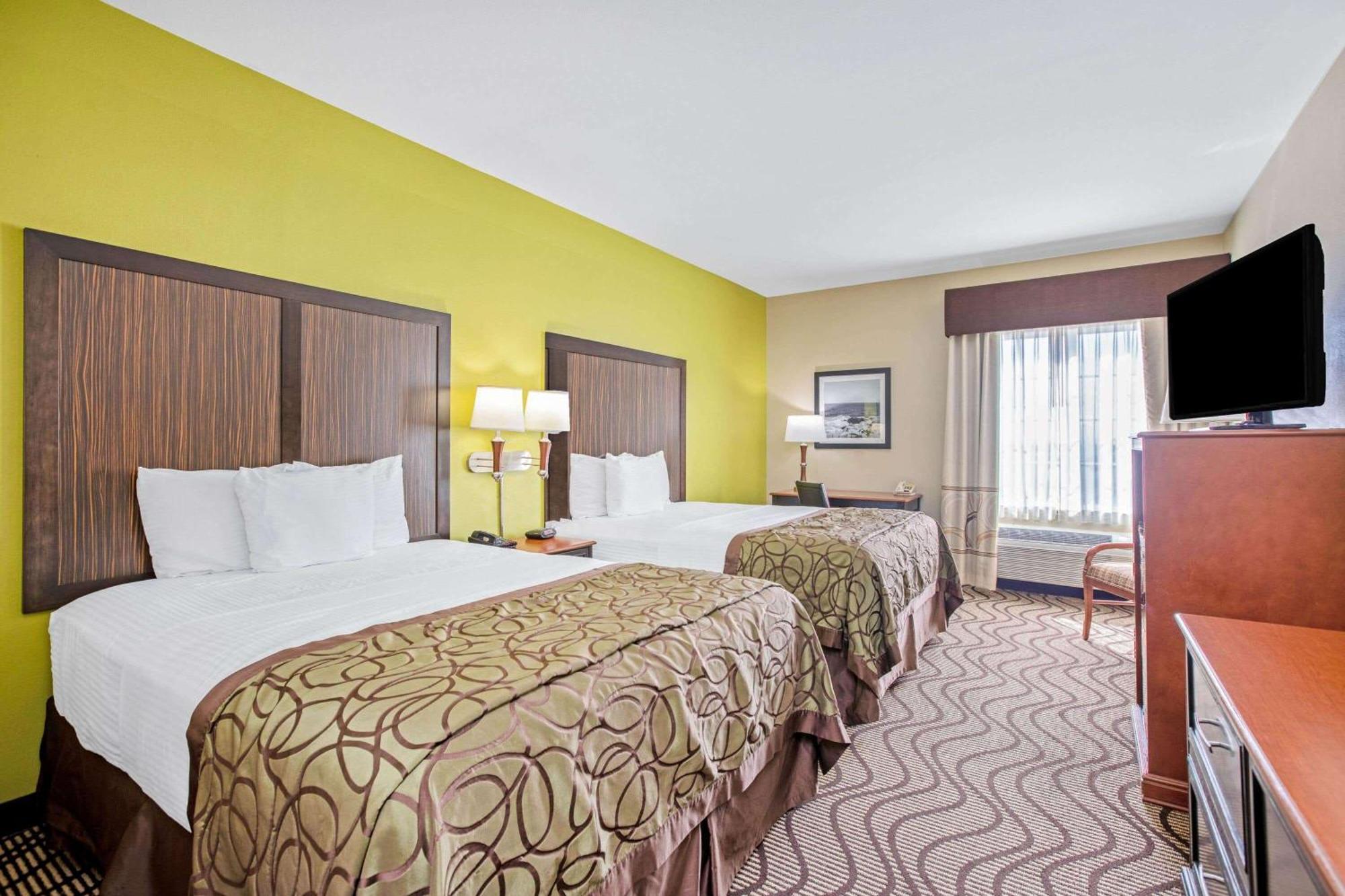 Queen Room with Two Queen Beds - Non-Smoking