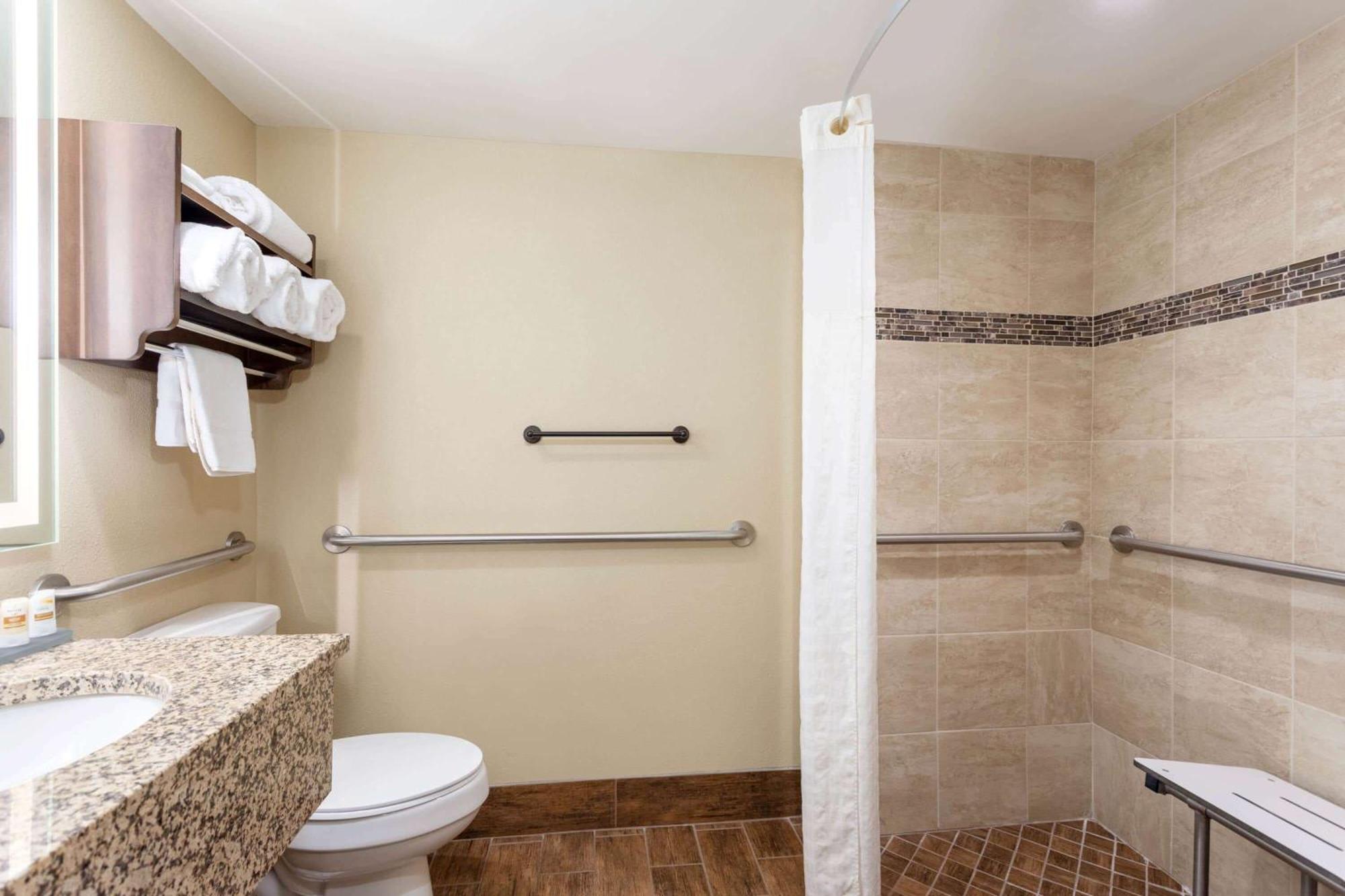 King Room - Mobility Access/Non-Smoking
