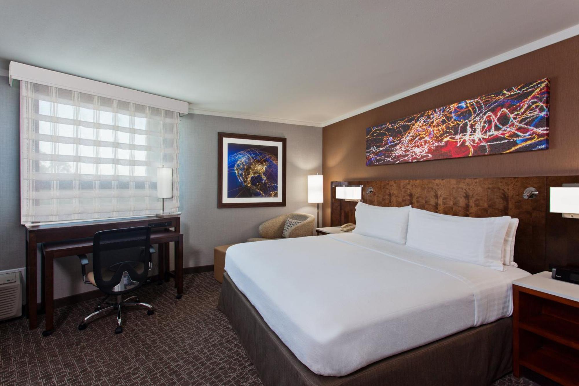 Standard King Room with Roll-In Shower - Communications Access