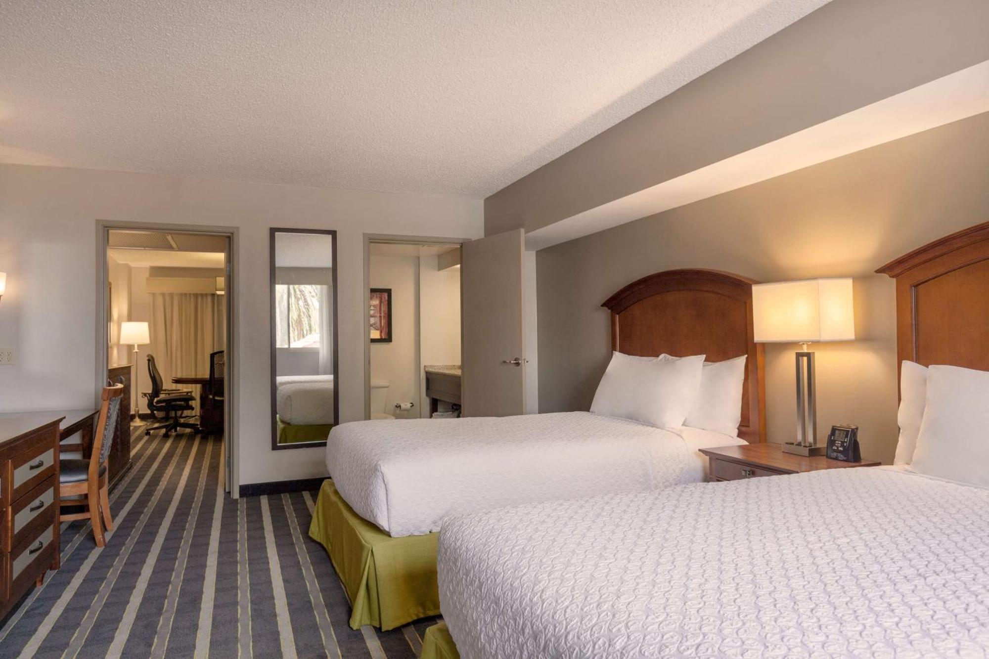 Suite with Two Double Beds - Non-Smoking,1548272944:JPEG