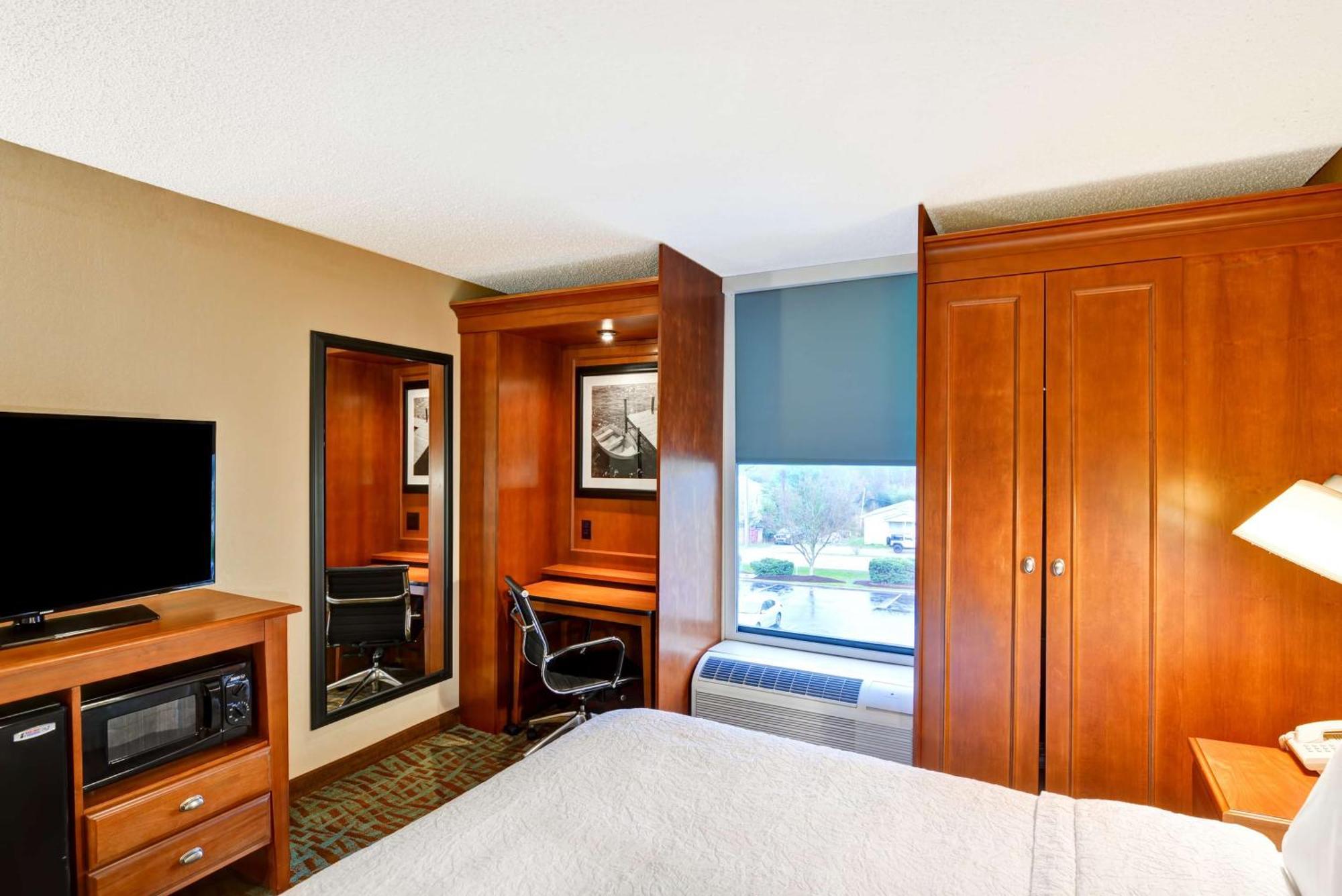Queen Room - Non-Smoking