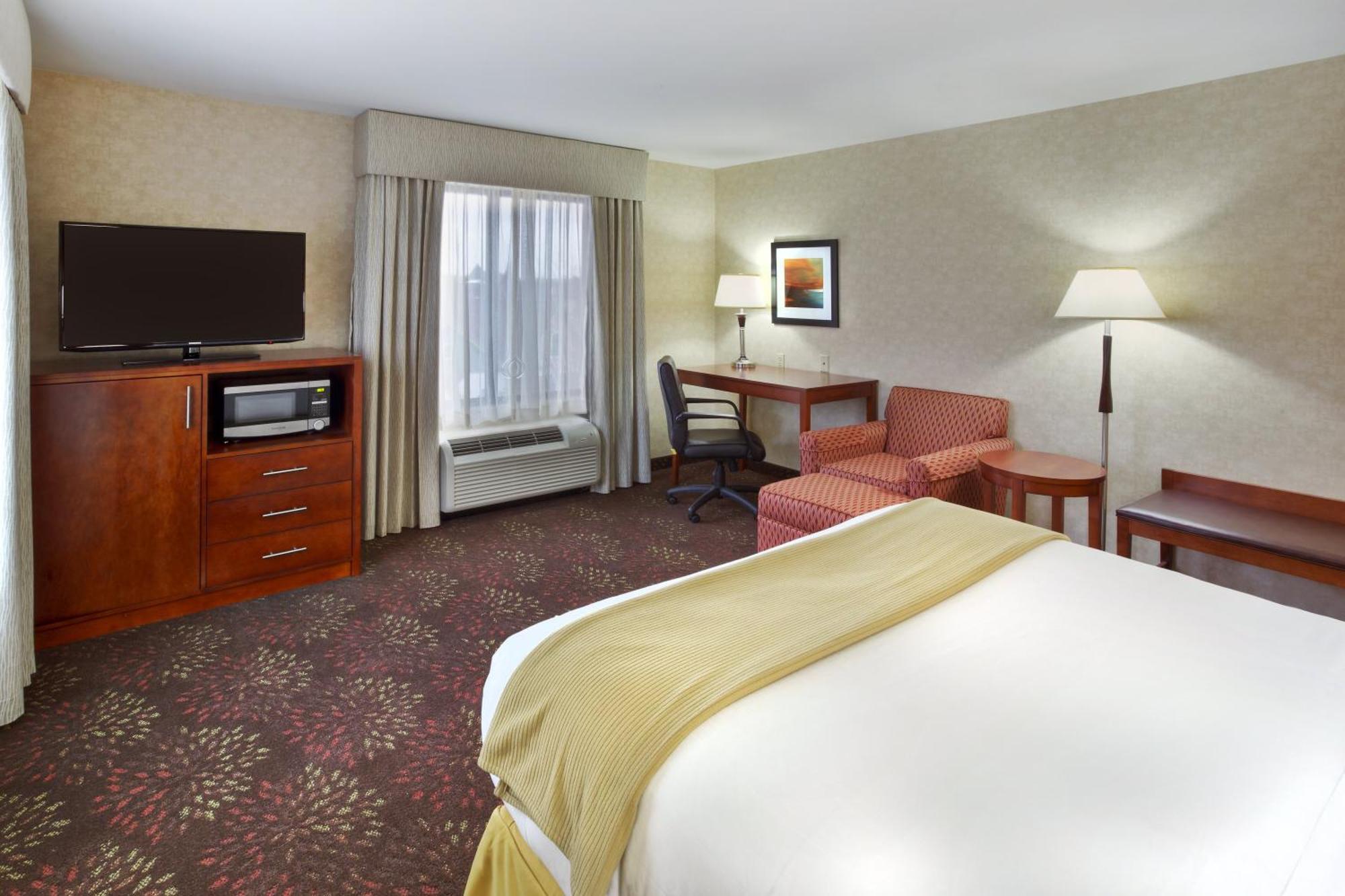 Double Room - Mobility Access with Roll-in Shower