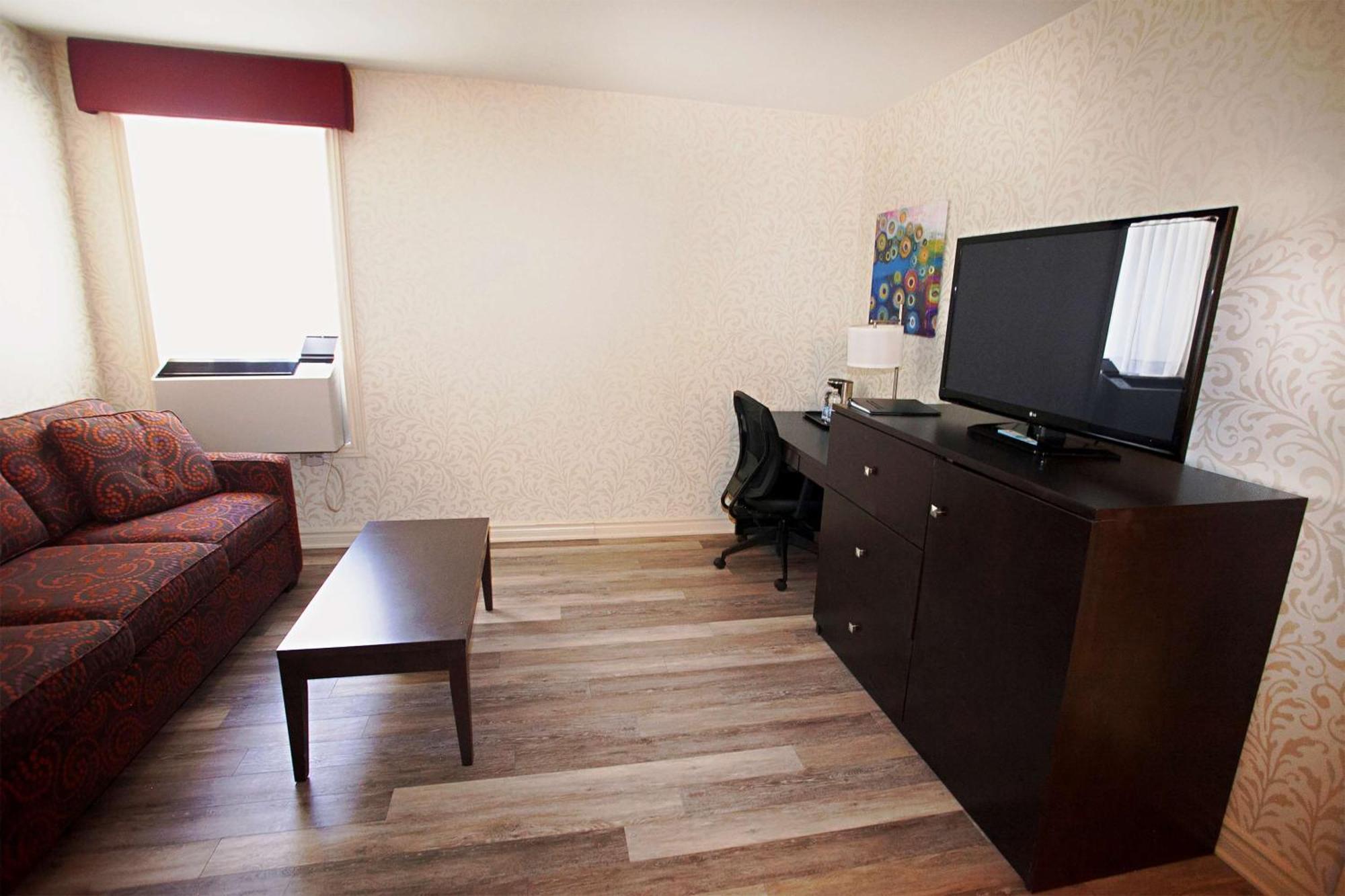 Deluxe King Room with Sofa Bed - Non-Smoking