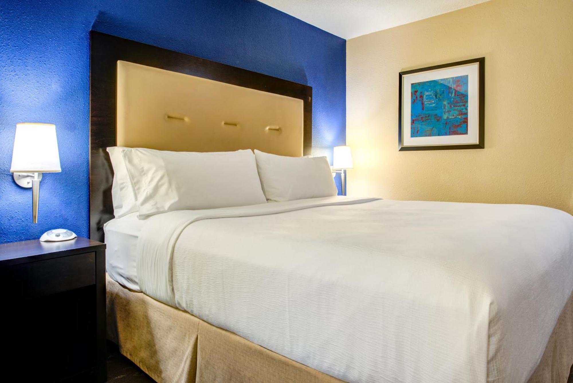 Premium King Room with Courtyard View
