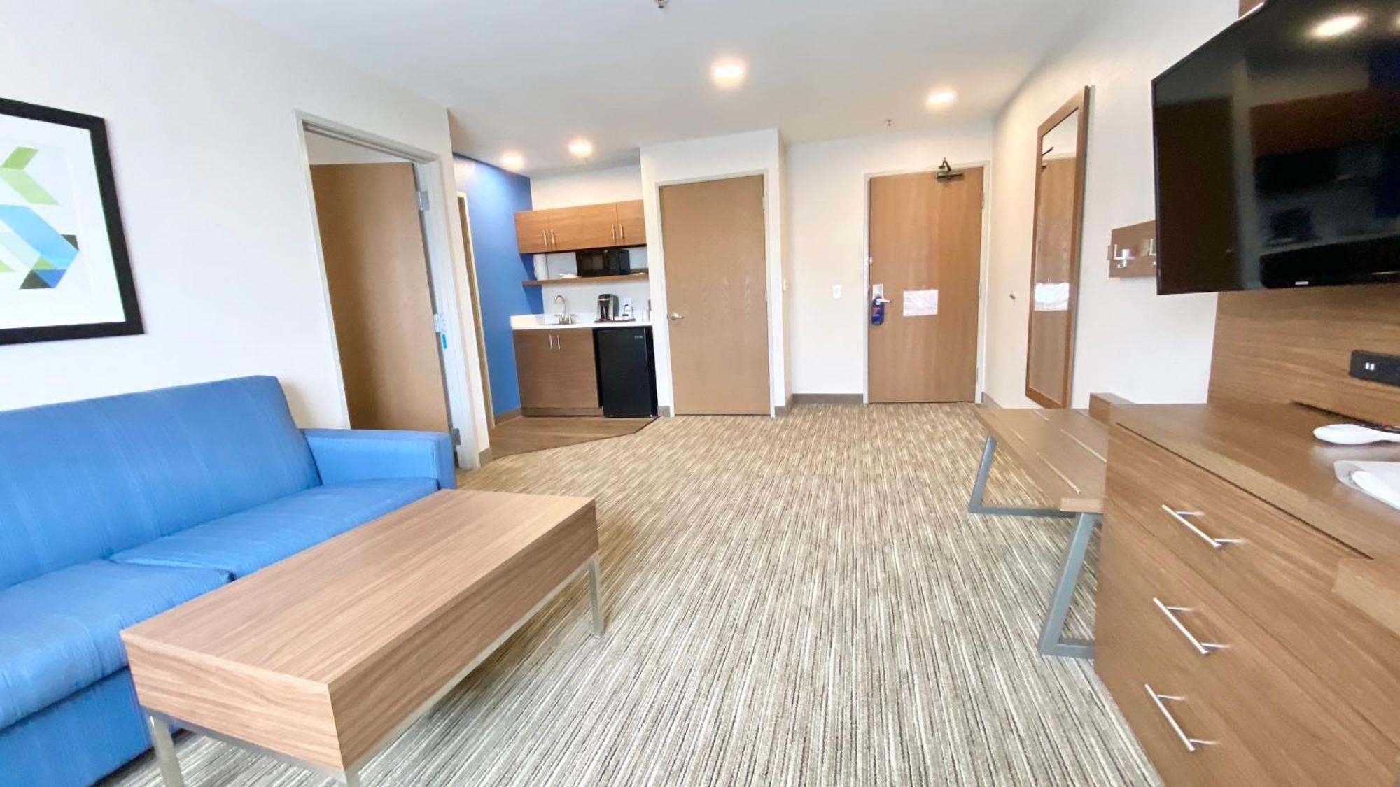 One-Bedroom Suite with Two Queen Beds,1280535118:JPEG