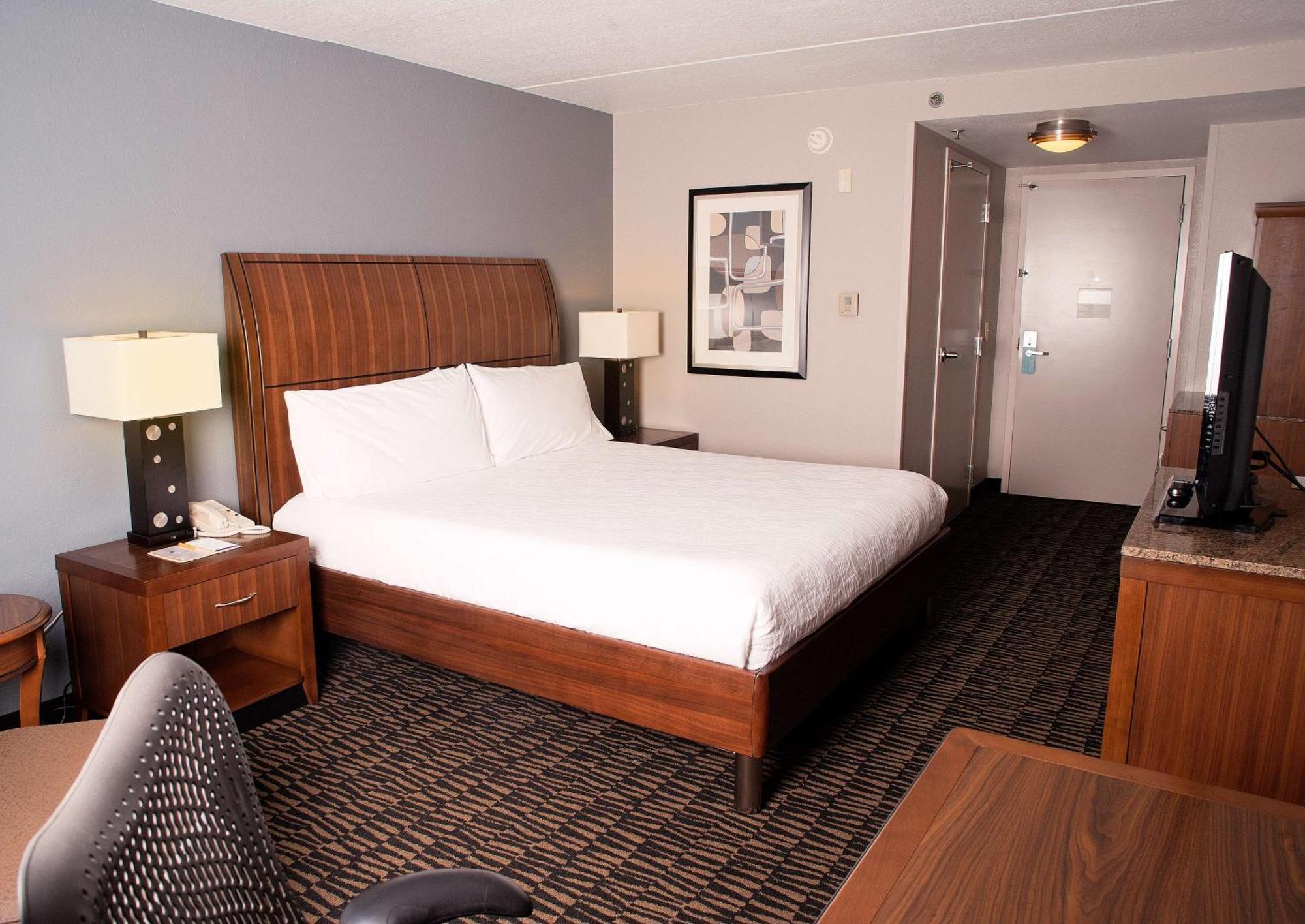 King Room with Tub - Mobility and Hearing Access