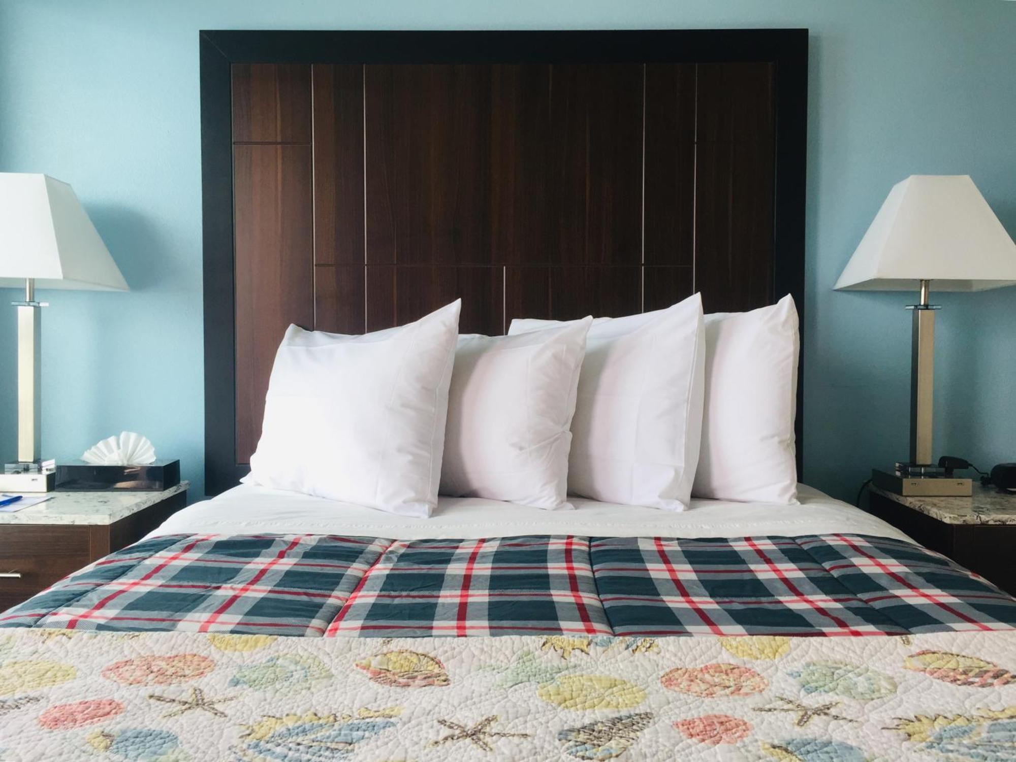 Two-Bedroom Suite,1449825772:JPEG