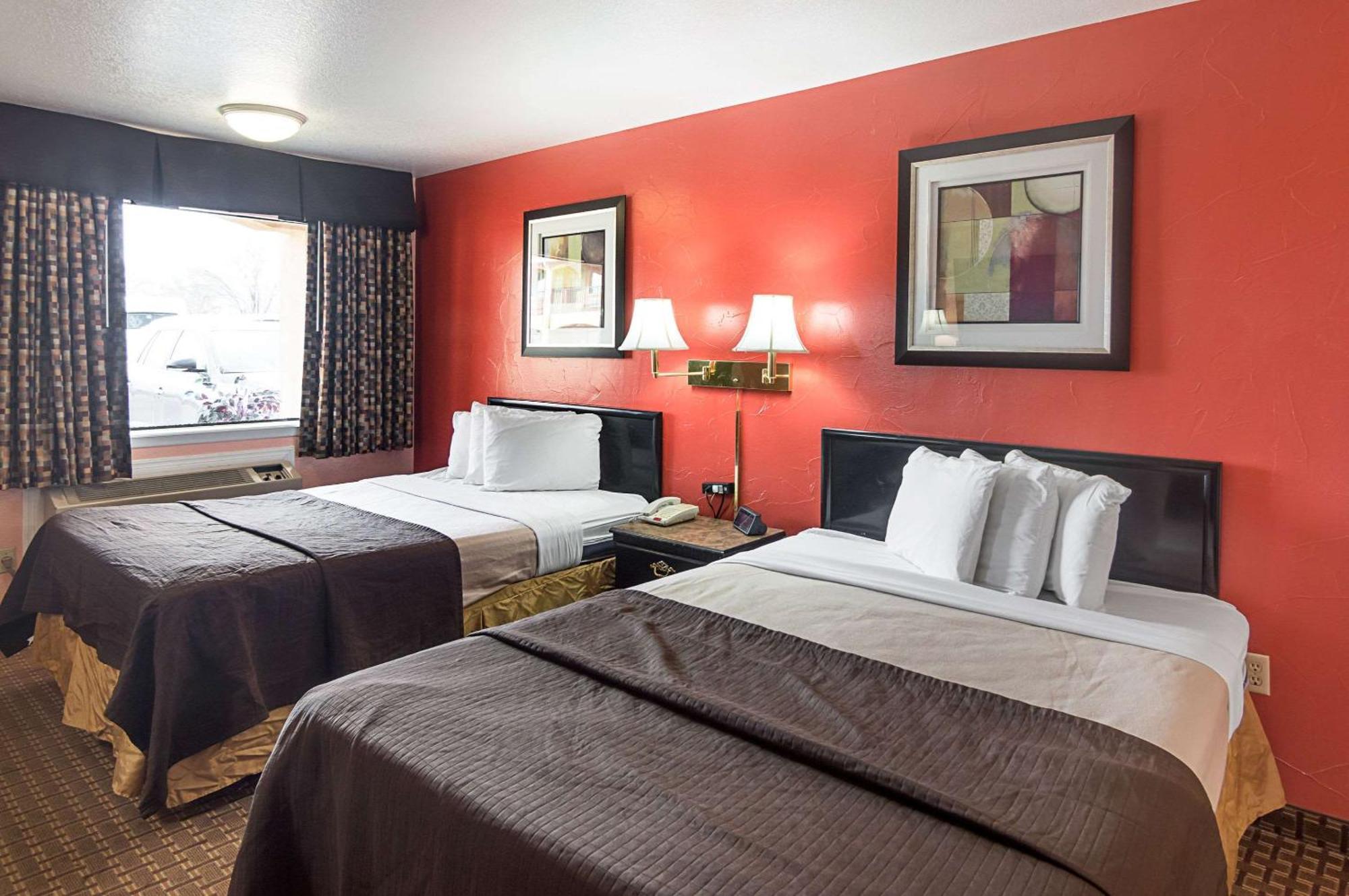 Queen Room with Two Queen Beds - Accessible/Non-Smoking