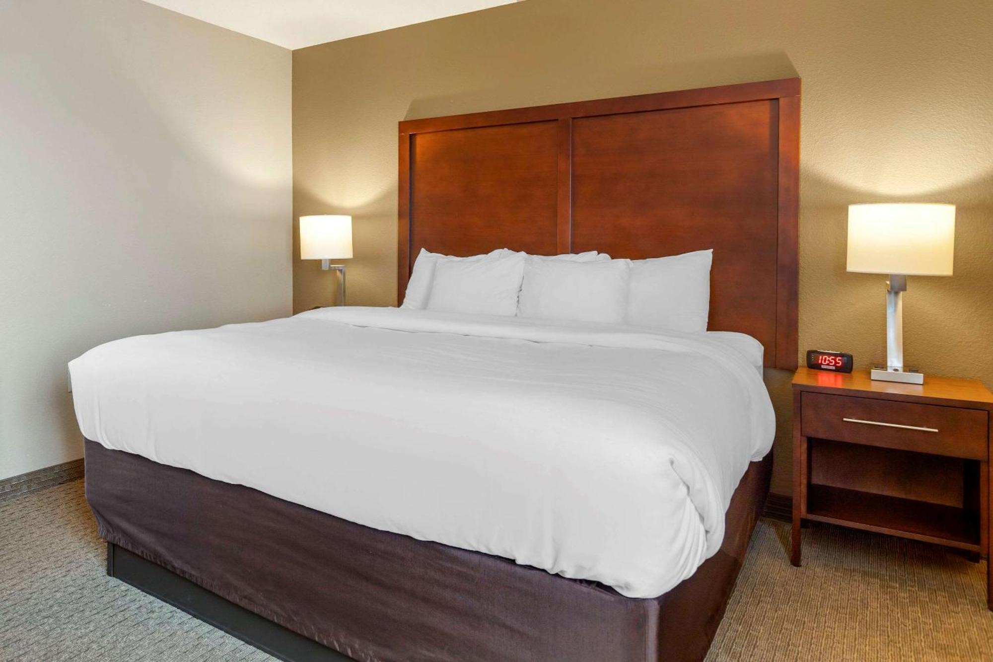 King Room - Non-Smoking,1284472141:JPEG