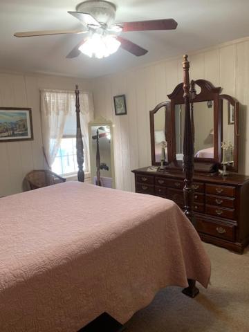 Deluxe Queen Room,974663899:JPEG