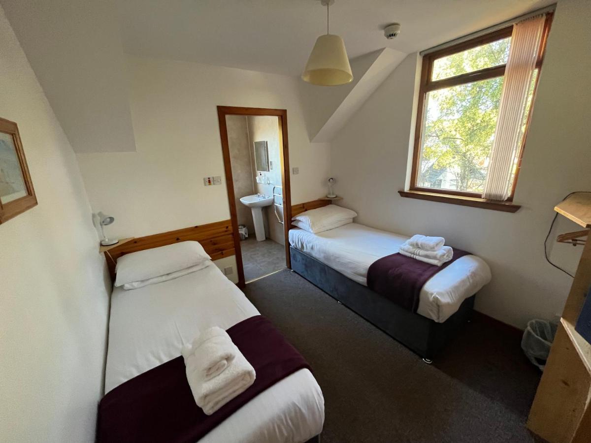 Family Room (Adjoining Rooms)
