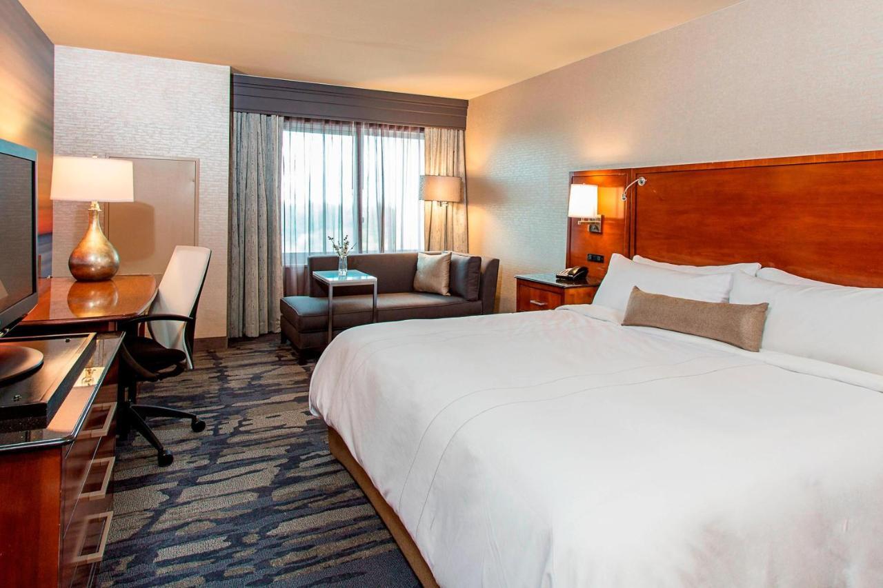 Concierge Level King Room High Floor,1632998775:JPEG