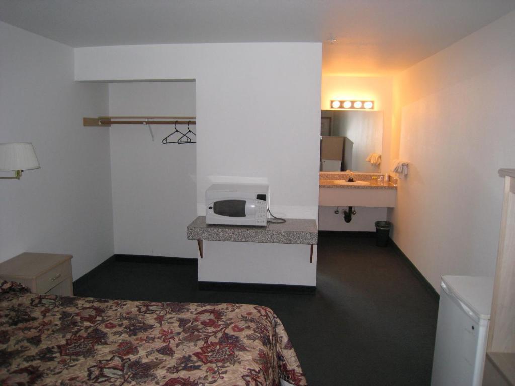 Queen Room,13873872:JPEG