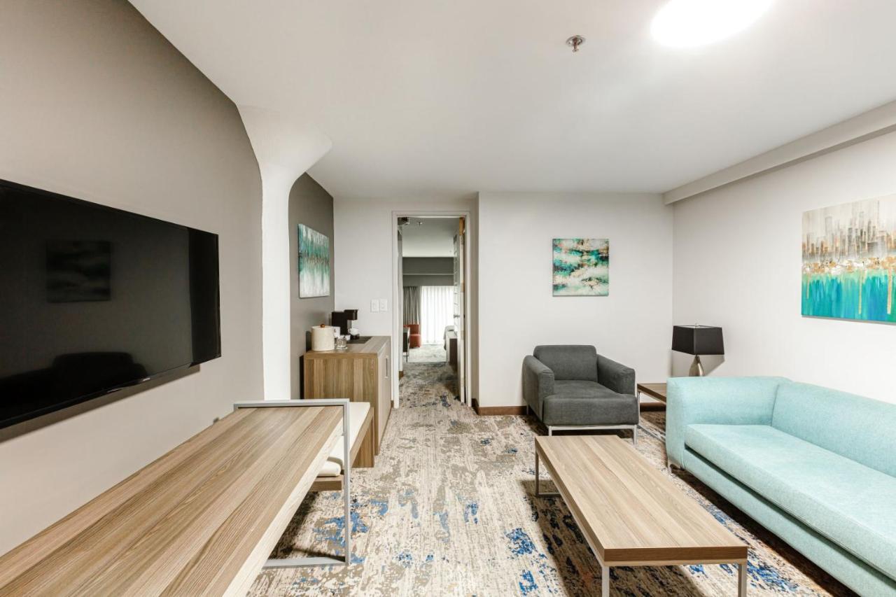 Queen Suite with Two Queen Beds