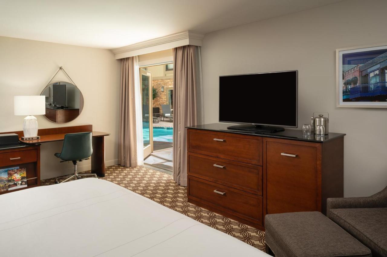 Guest room, 2 Queen, Pool view, Ground floor, Pool access